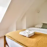 New Cocoon Duplex For 2 In The Heart Of Paris